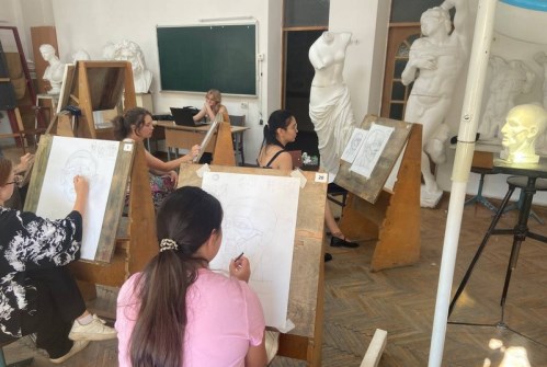 Проведение занятий по рисунку