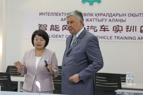 ВКТУ им. Д. Серикбаева поздравляет с юбилеем выпускника университета, депутата Сената парламента РК Ш.С. БУКТУГУТОВА