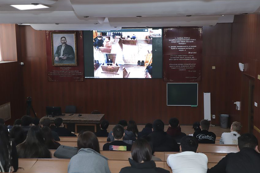 Студенты ВКТУ приняли участие в показательном судебном процессе онлайн