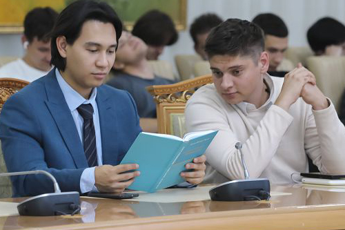 В ВКТУ обсудили книгу Президента РК Касым-Жомарта Токаева «ӘДІЛЕТТІ ҚОҒАМҒА - ШЫНШЫЛ СӨЗ»
